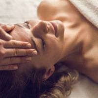 Massage visage et cuir chevelu